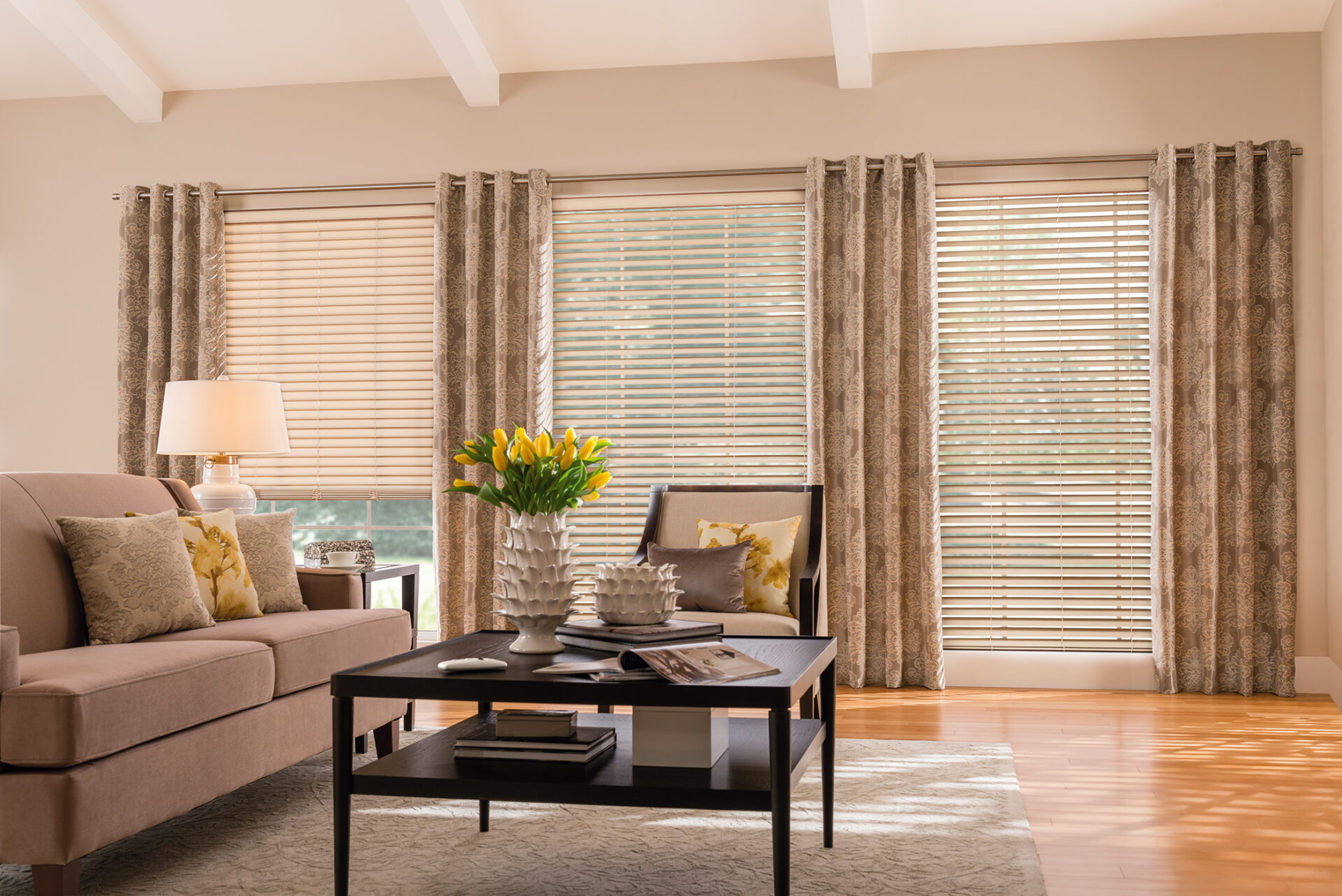 When to Choose Drapery, Curtains, or Blinds? Best Guide