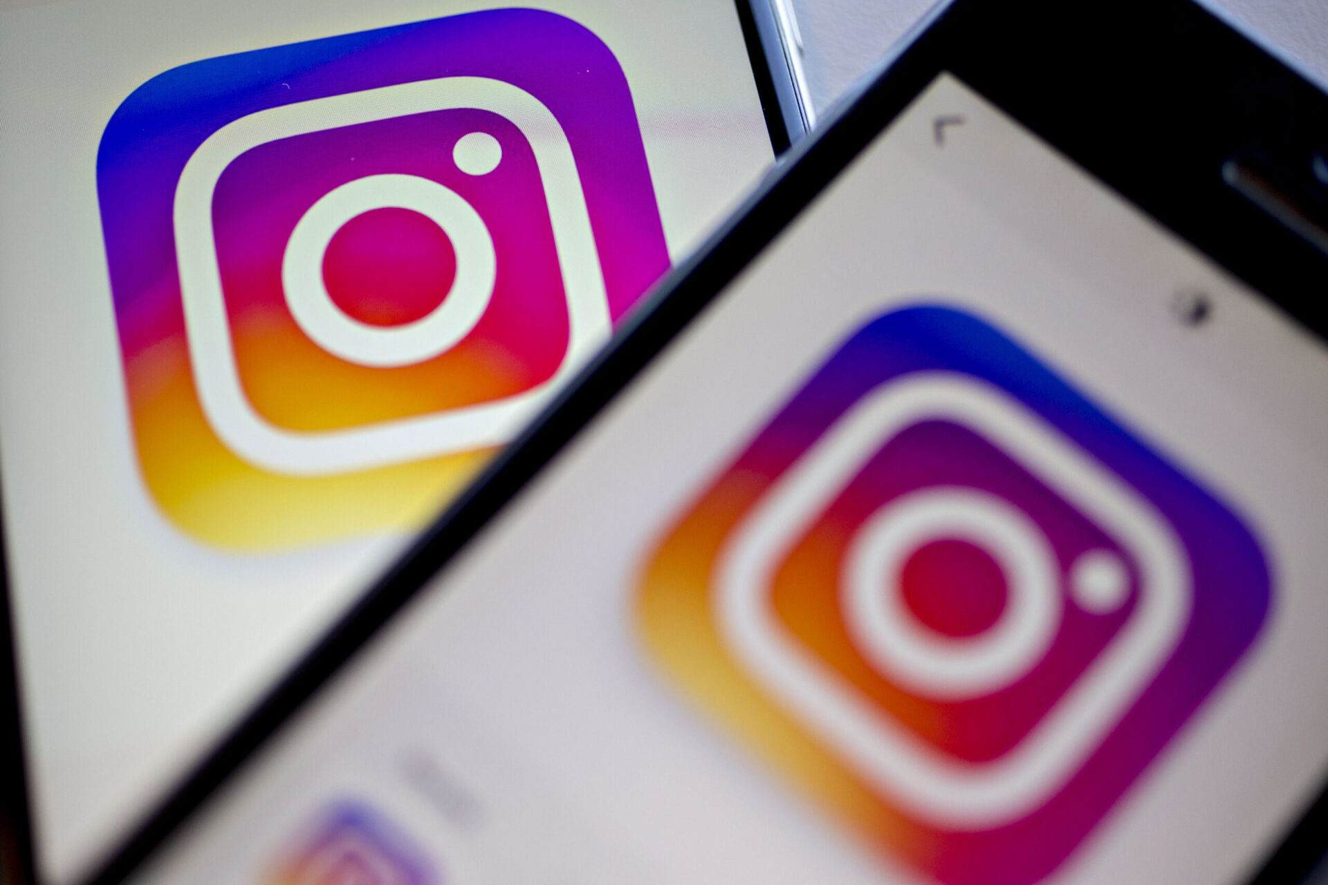 Pros and Cons of Buy Instagram Followers: A Detailed Guide