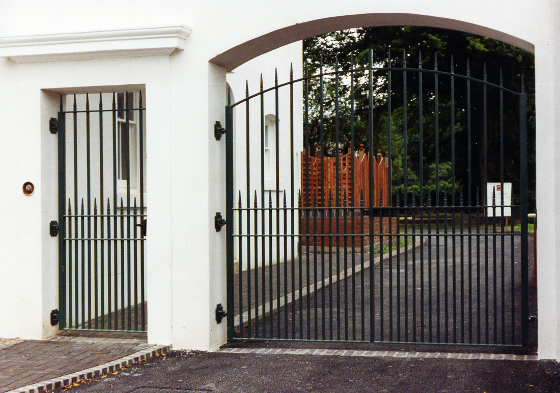 Bespoke Gates: Enhancing Your Home’s Security and Style